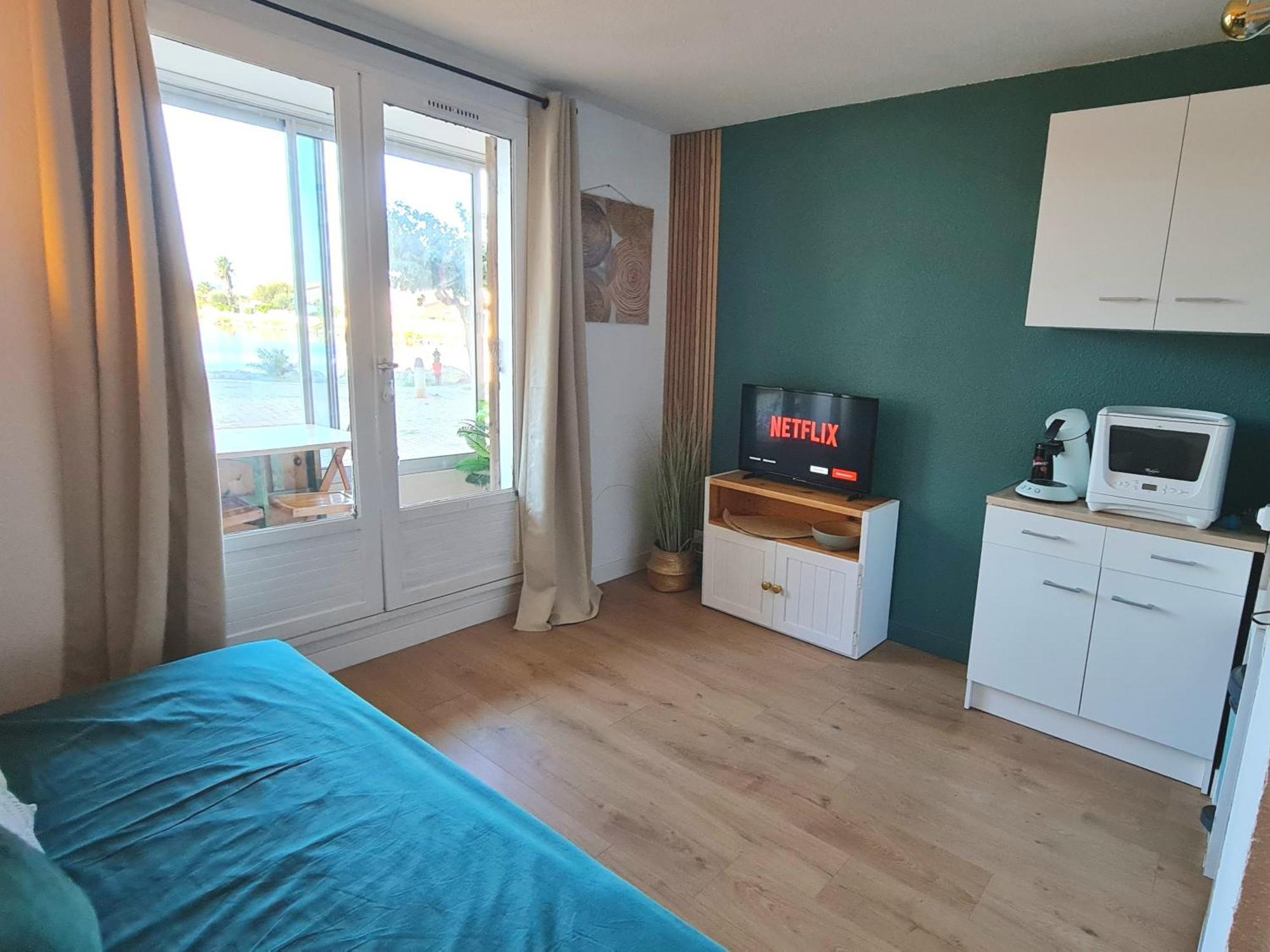 Splendide Appartement Golden House Vue Lac Et Montagne Port-la-Nouvelle Exteriér fotografie